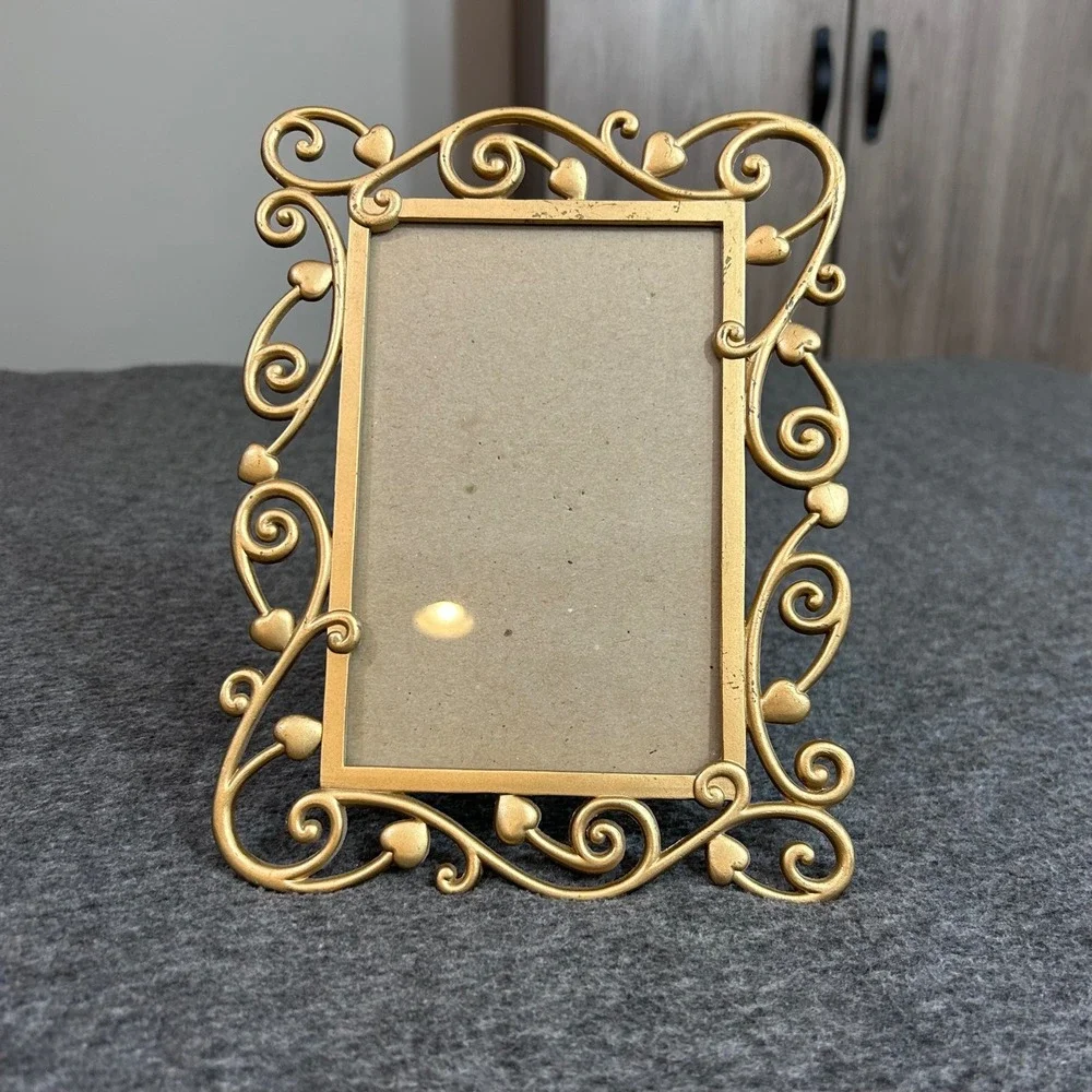Elsa L Inc Gold Ornate Scroll Heart Metal Picture Frame 4x6 Tabletop Vintage